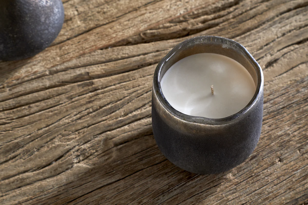 Cedarwood & Fig 1 Wick Scented Candle - Frosted Black - Image 3