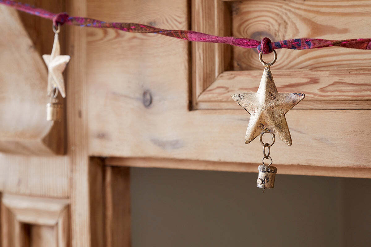 Didi Star Garland - Antique Brass - Image 3