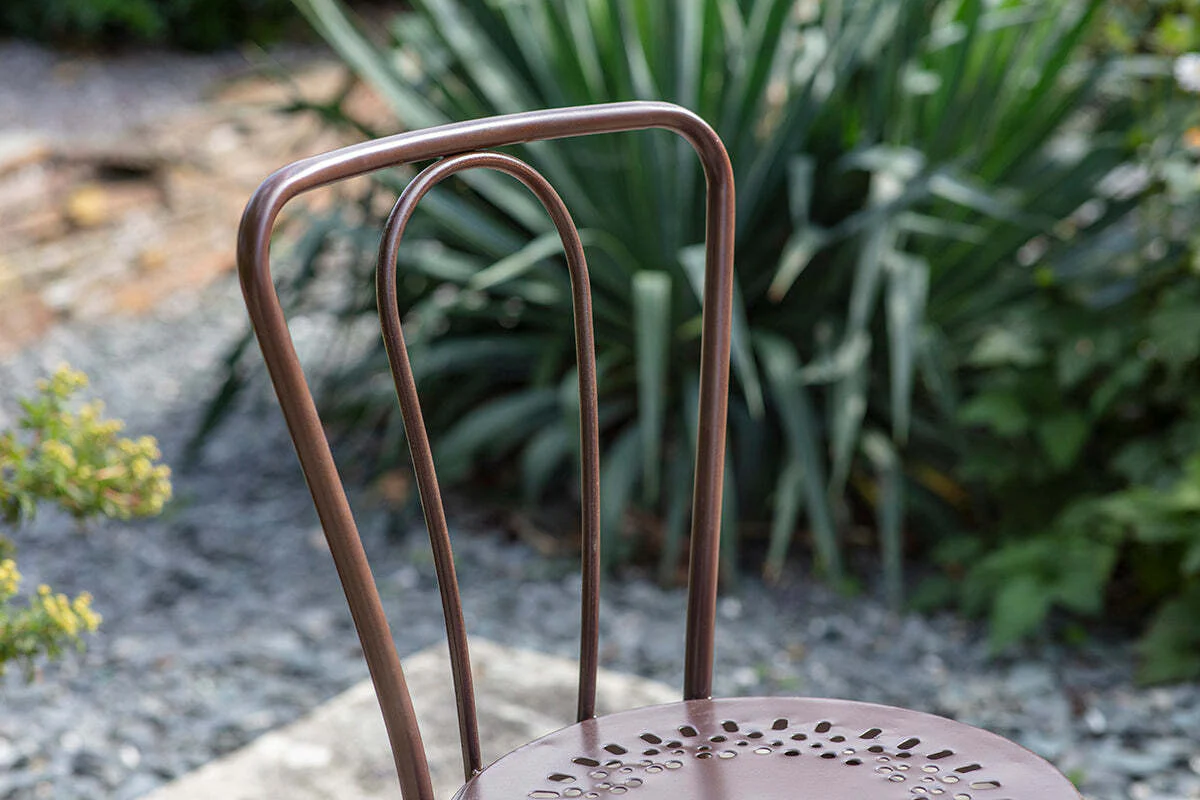 Jeavika Iron Outdoor Bistro Chair  - Dark Brown - Image 4