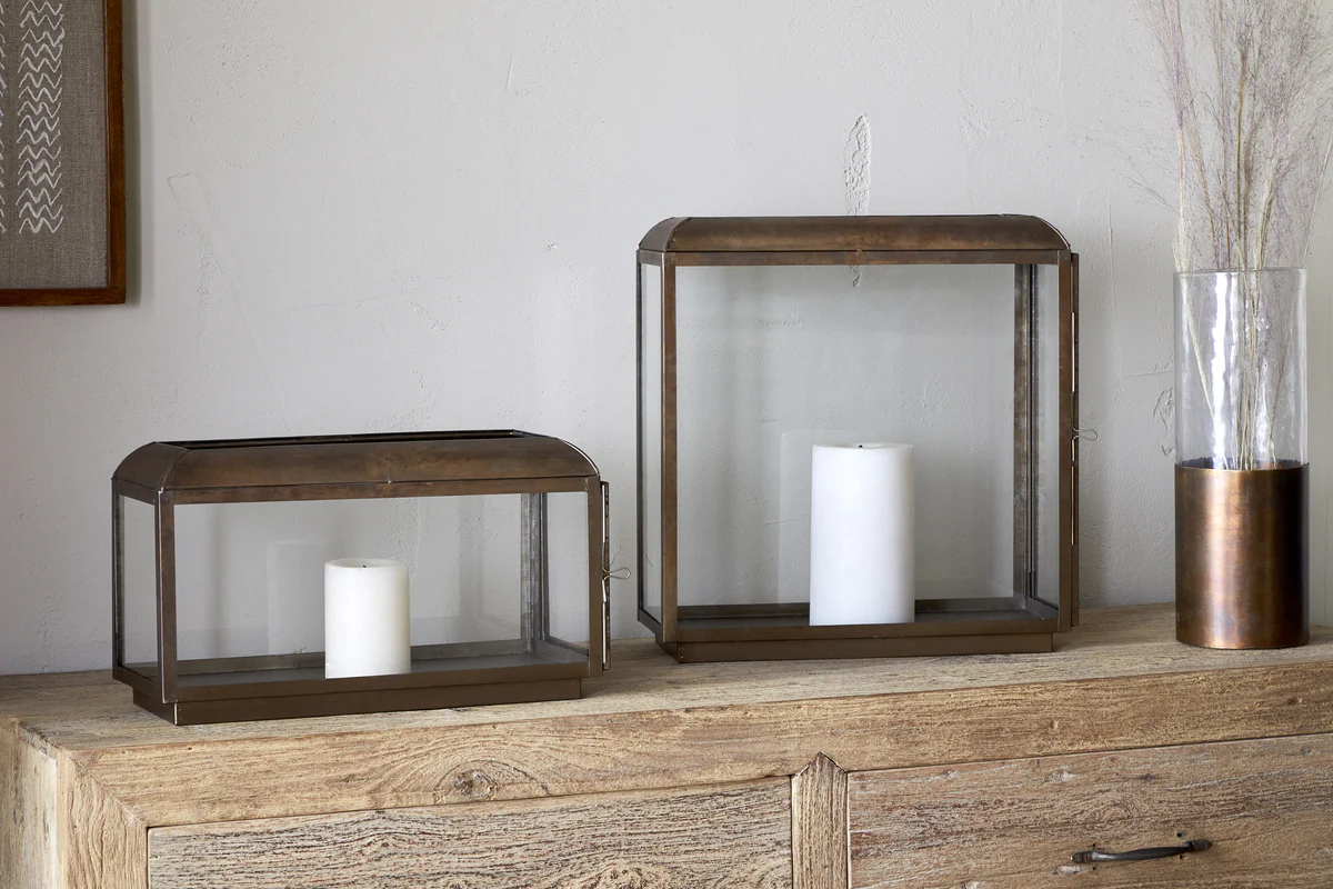 Kiwanda Wide Lantern - Antique Brass - Image 3