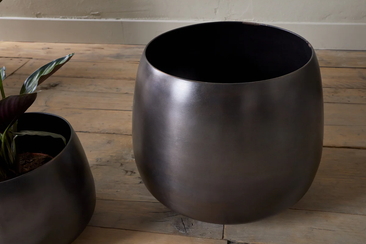 Maliki Plant Pot - Aged Bronze - Image 9