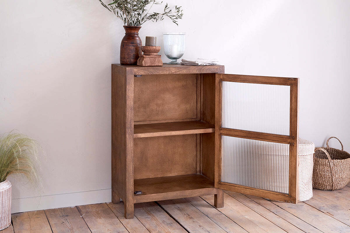 Mendani Mango Wood & Fluted Glass Glass Low Cabinet - Walnut Stain - Image 4