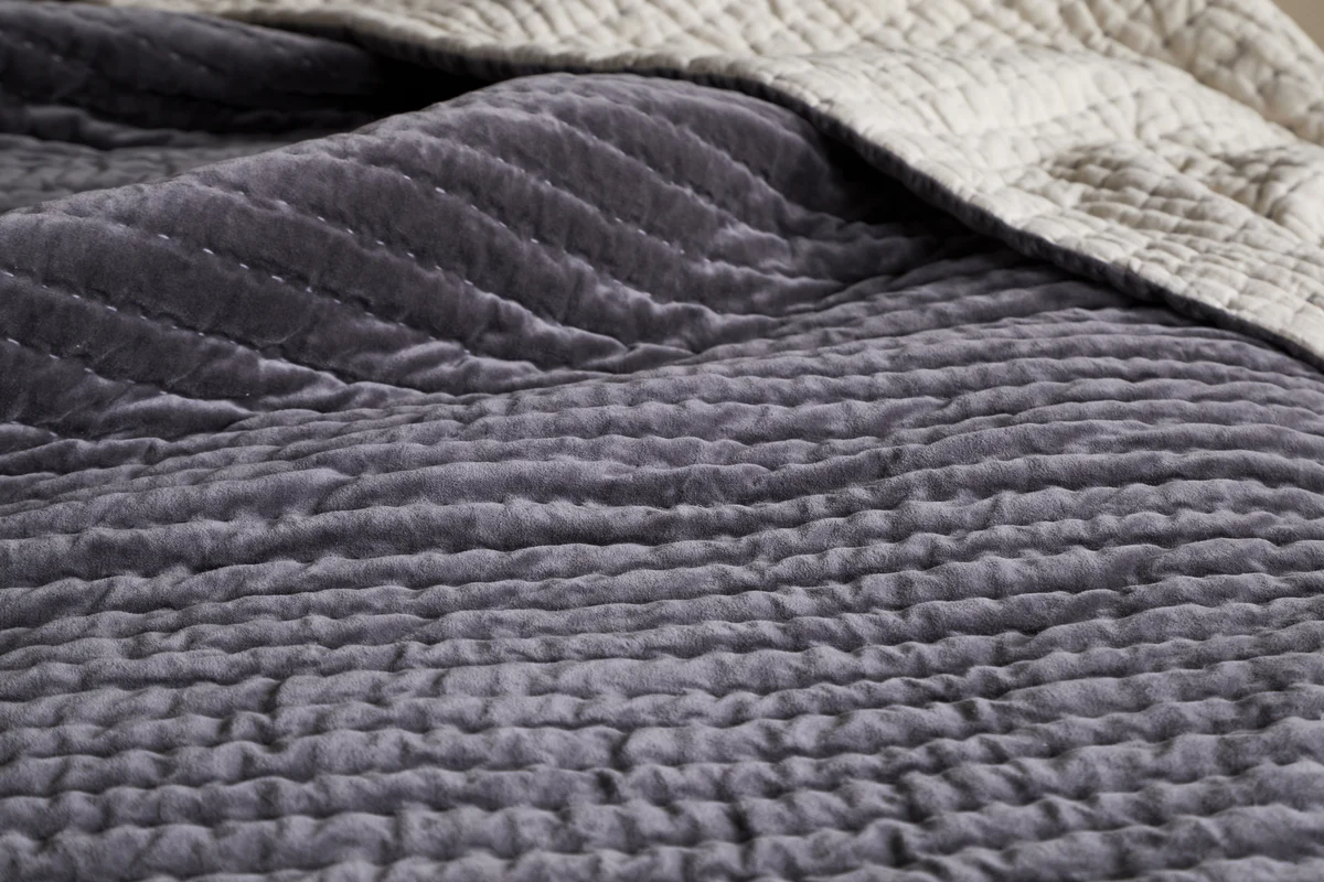 Nidra Velvet & Linen Bed Quilt - Charcoal - Image 4