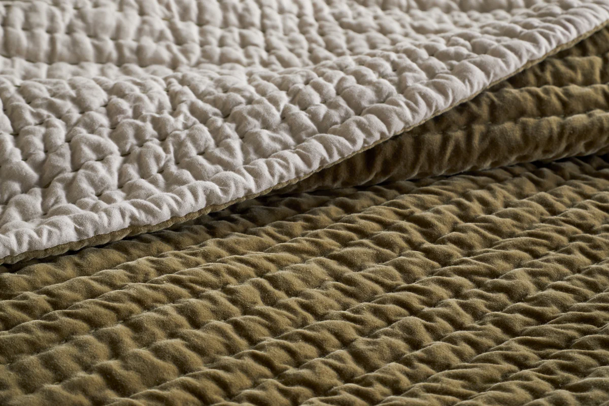 Nidra Velvet & Linen Bed Quilt - Moss - Image 4