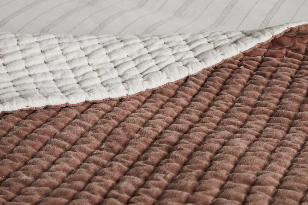 Nidra Velvet & Linen Bed Quilt - Rust - Image 3