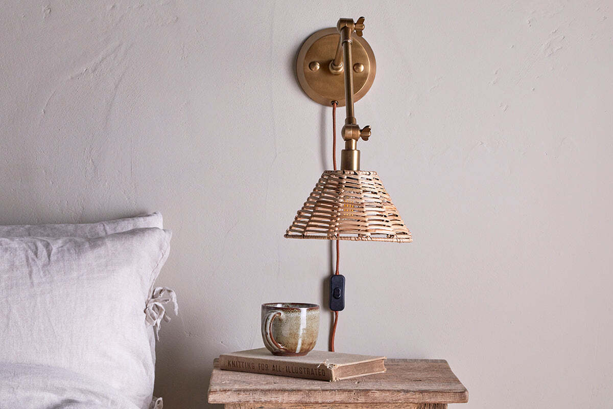 Noko Rattan Wall Lamp - Natural & Antique Brass - Image 2