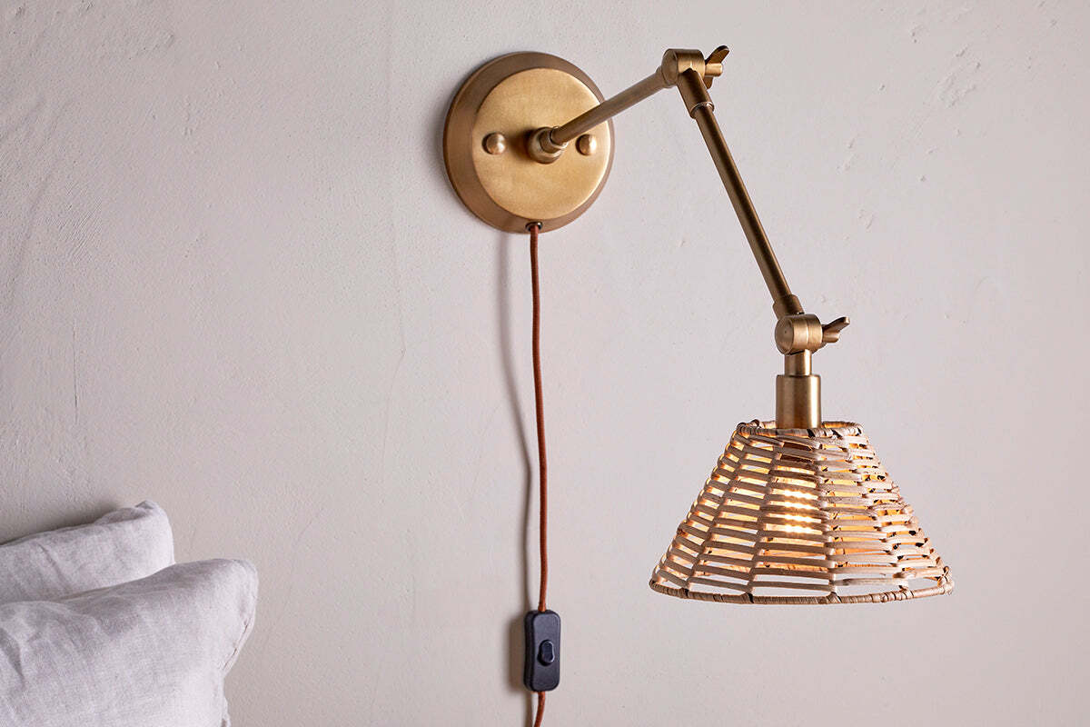 Noko Rattan Wall Lamp - Natural & Antique Brass - Image 3
