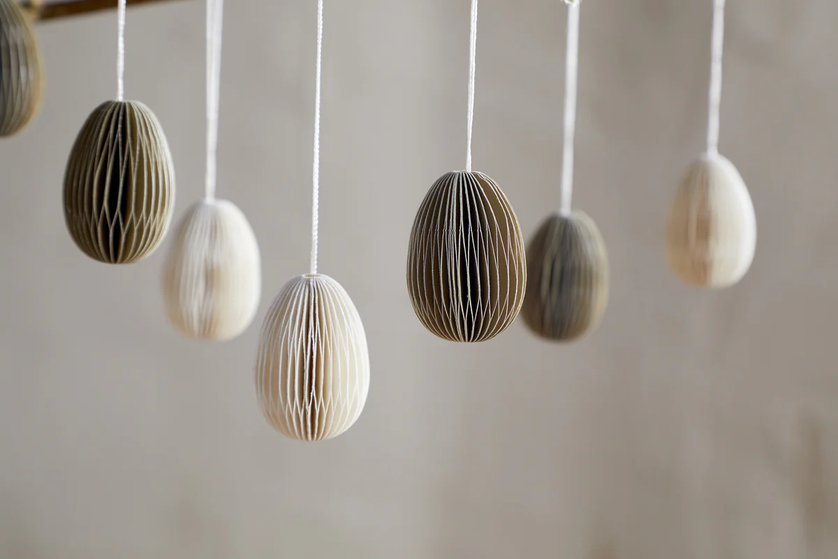 Piani Mini Hanging Paper Decoration - Natural & Moss - (Set of 12) - Image 3