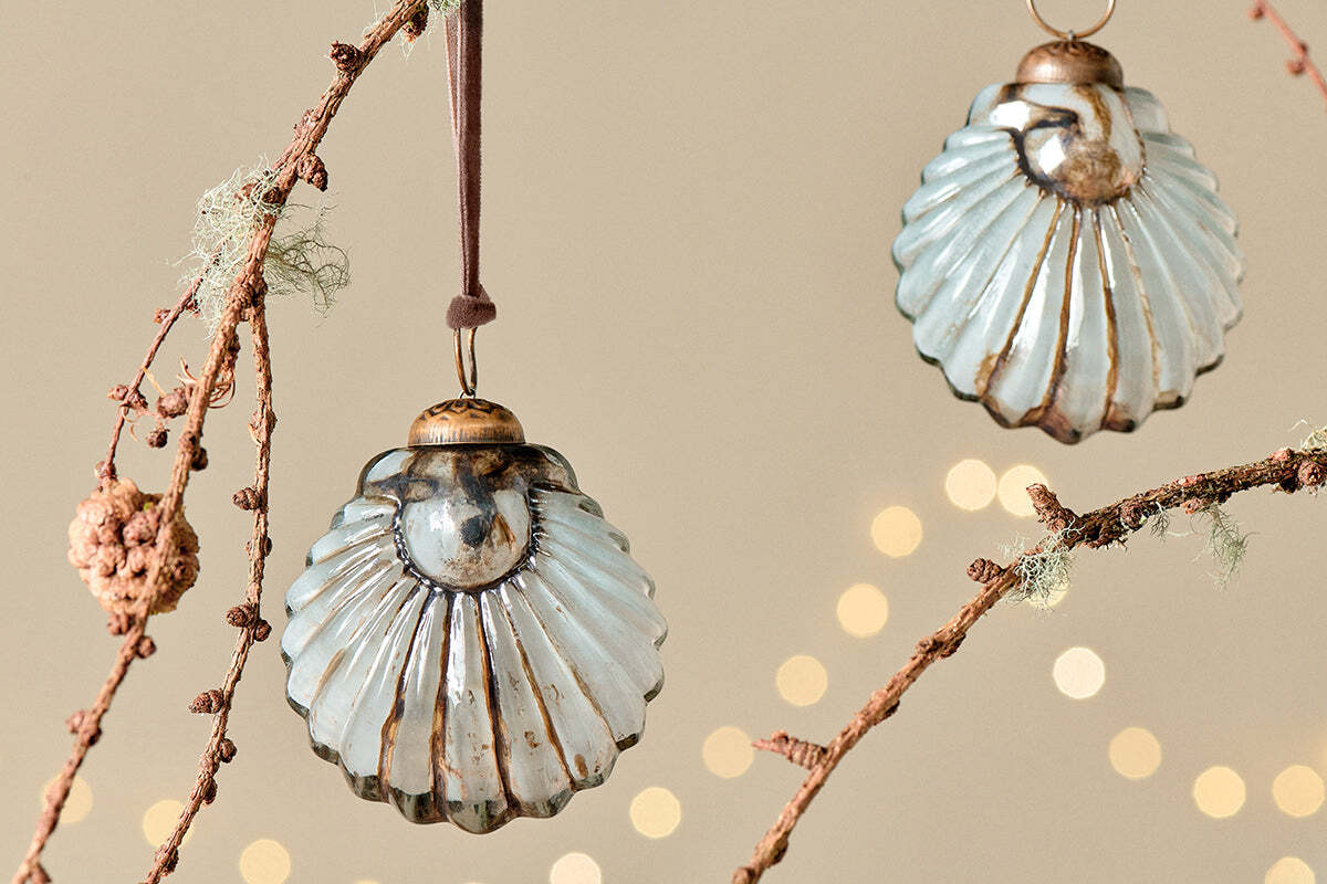 Sohni Shell Baubles - Gold & Cream - (Set of 4) - Image 4