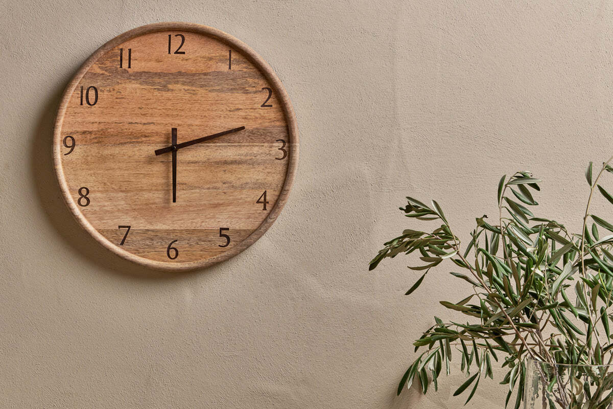 Som Mango Wood Clock - Natural - Image 2