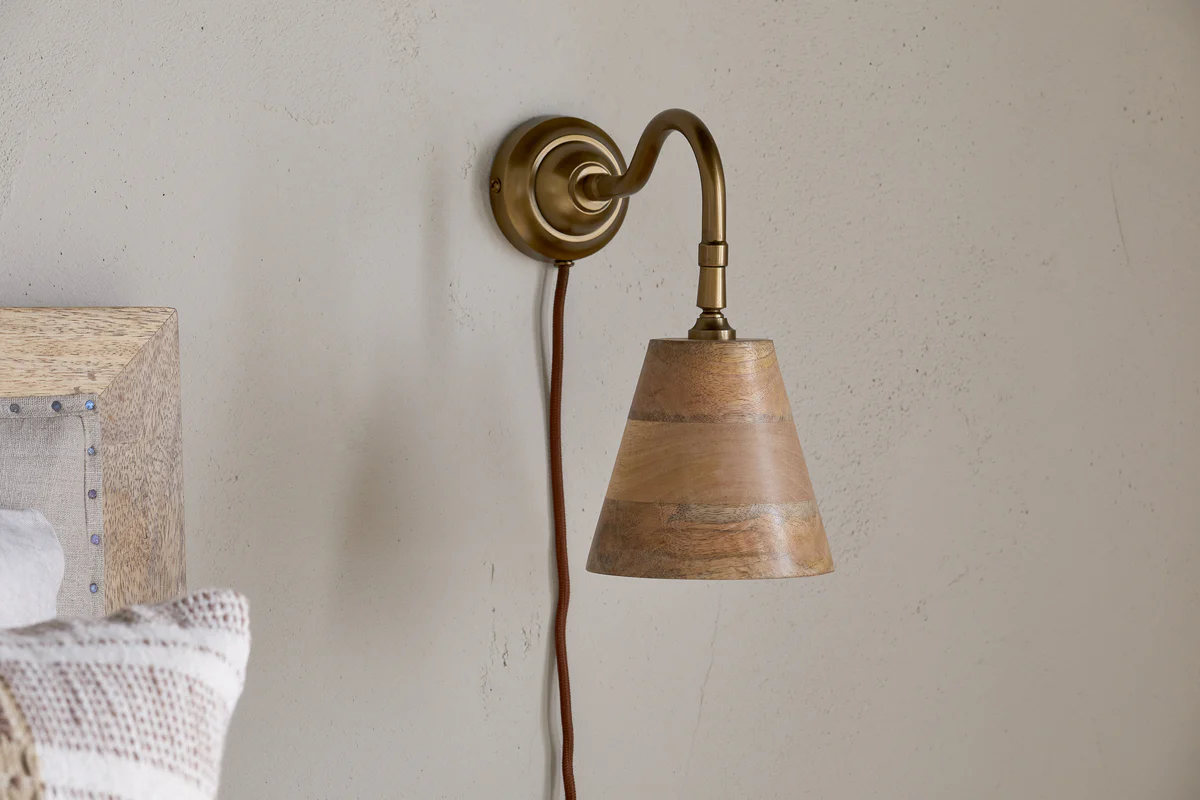 Vattu Mango Wood Plug In Wall Lamp - Natural & Antique Brass - Image 4