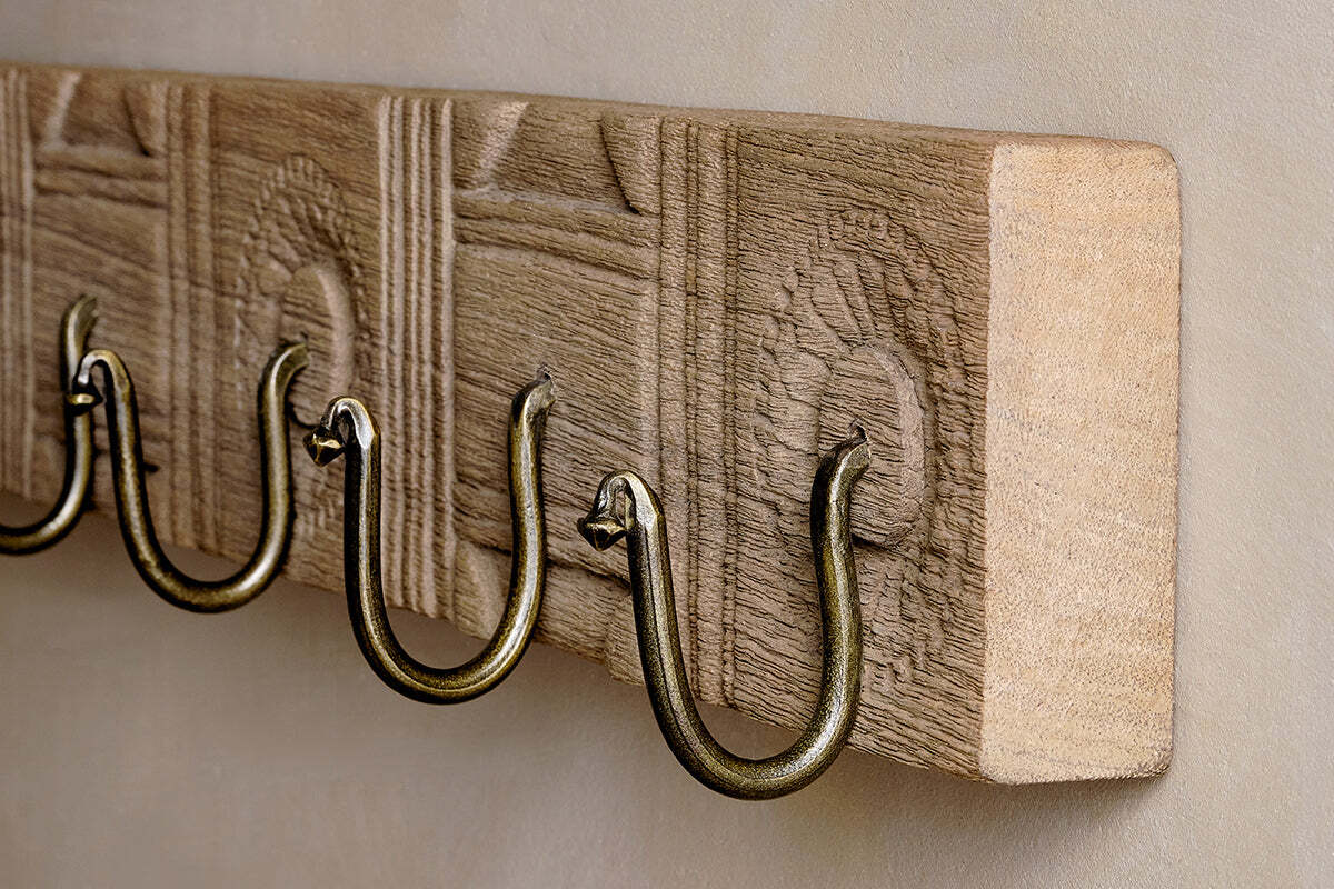 Veduru Mango Wood Carved Hook - Natural (Row of 6) - Image 4